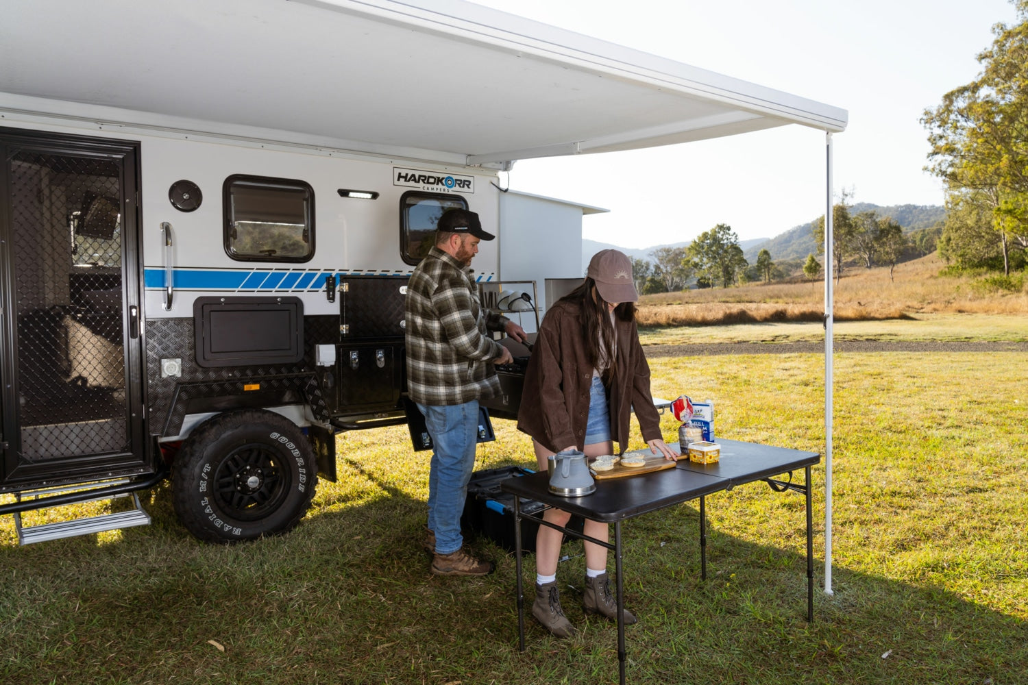 Outback Xplorer HKC15hb 15ft Off Road Hybrid Caravan — Image 3 — Roam Offroad