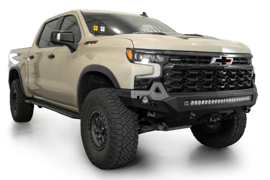 Steel front bar fitted to a Chevrolet Silverado