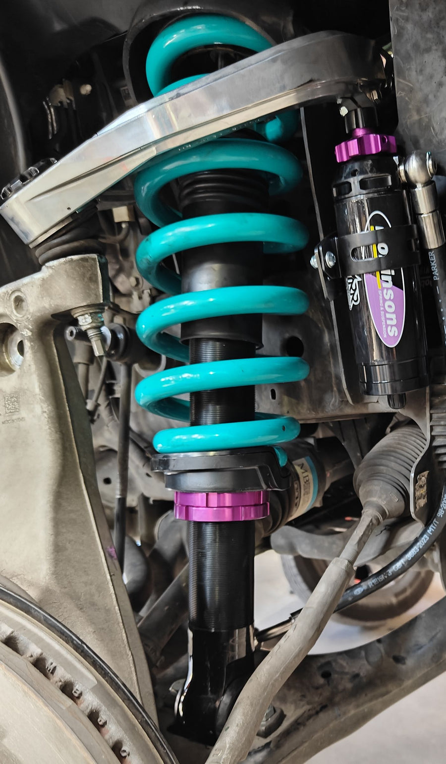 Dobinsons coilover fitted to a 4WD